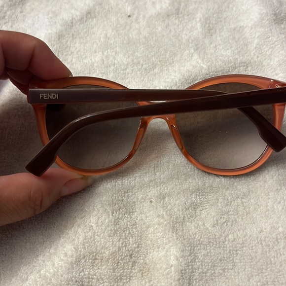 Authentic fendi sunglasses - Picture 2 of 8